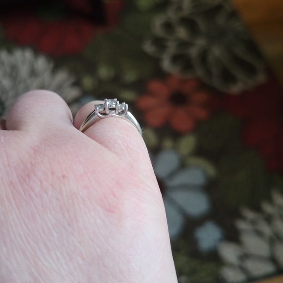 Diamond Ring - Picture 2 of 2